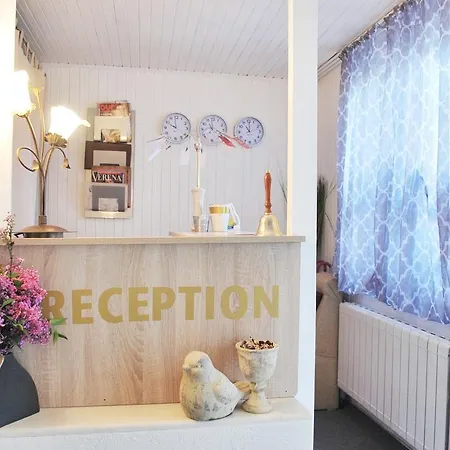 Hotel Family Apolonia 3*