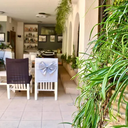 Hotel Family Apolonia 3*