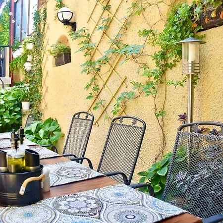 Hotel Family Apolonia 3*