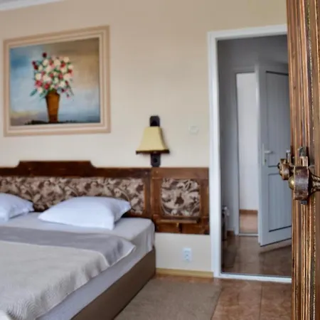 Hotel Family Apolonia 3*