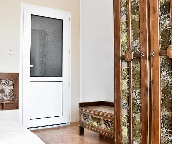 Family Apolonia סוזופול