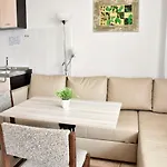 Hotel Family Apolonia 3*