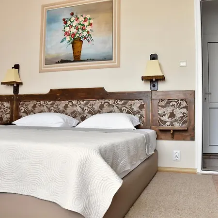 Family Apolonia ホテル