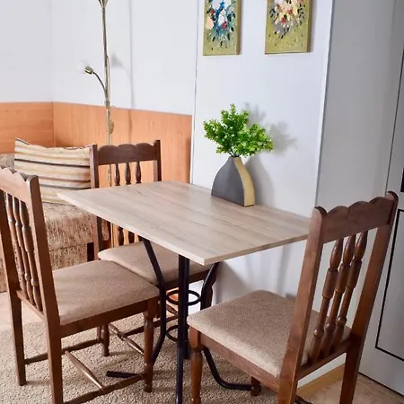 ホテル Family Apolonia 3*