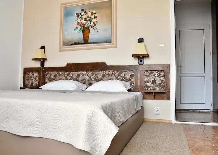 Family Apolonia Hotel