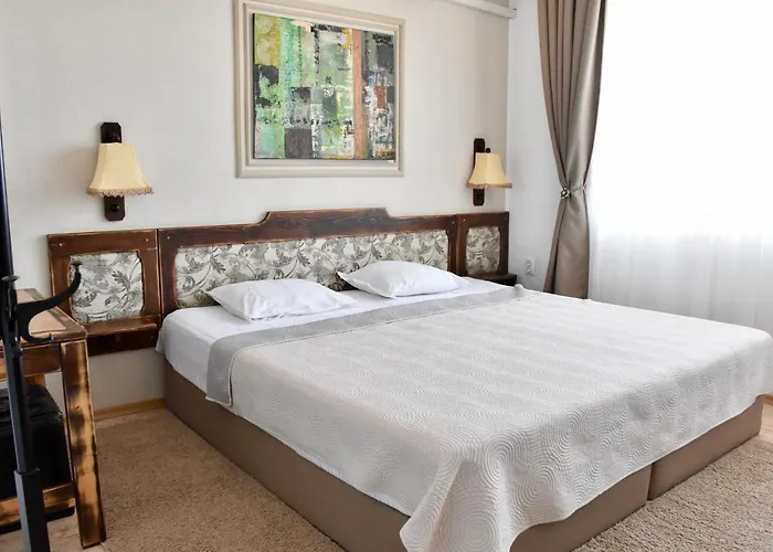 Family Apolonia Σωζόπολη