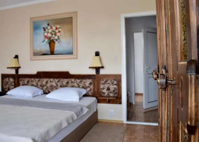 Hotel Family Apolonia 3*