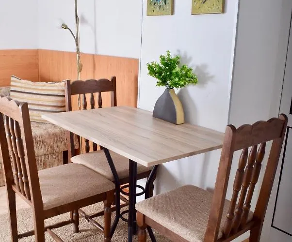 Ξενοδοχείο Family Apolonia 3*