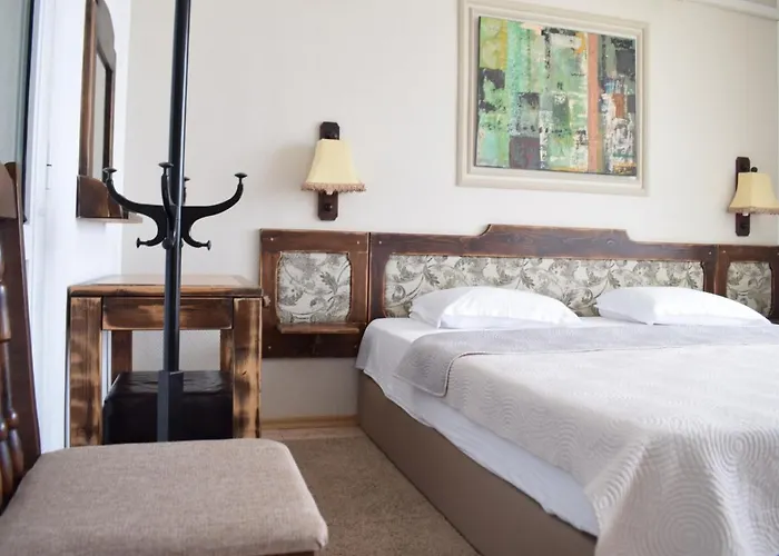 Hotel Family Apolonia 3*